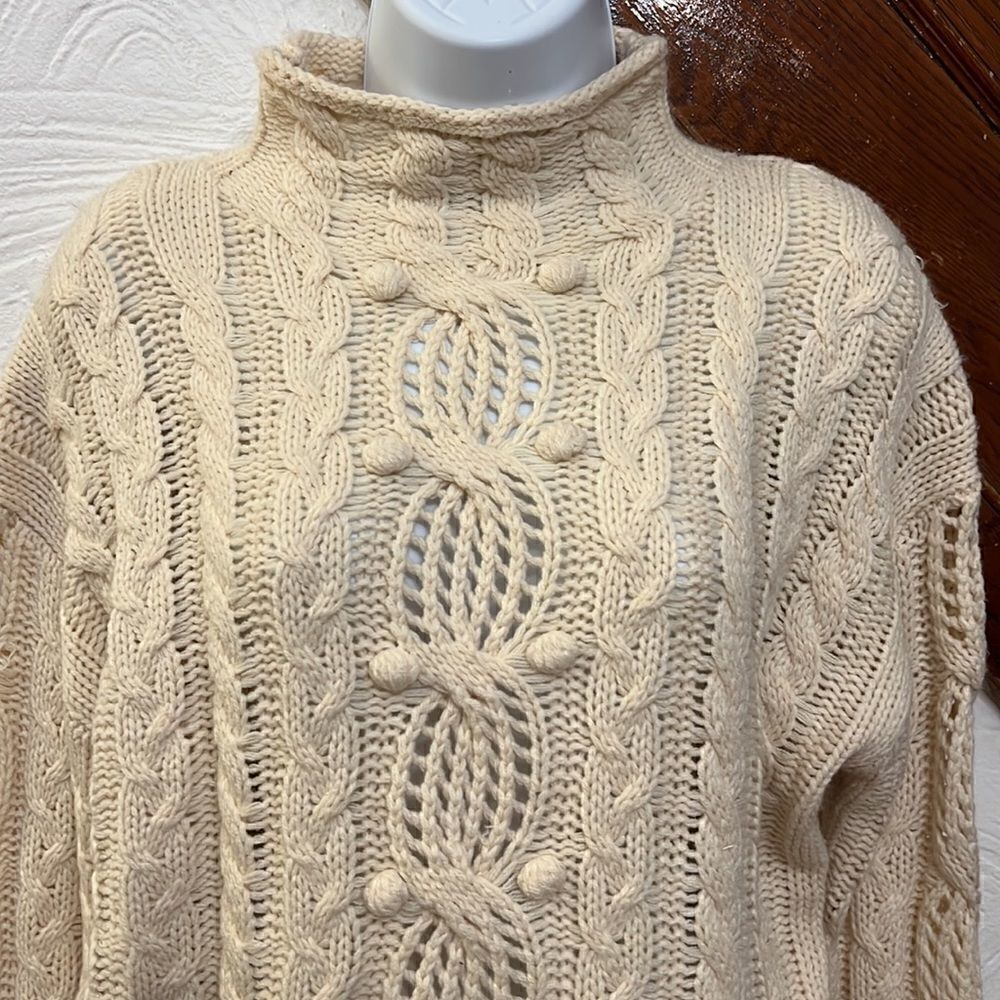 ‎parisian collection handcrafted with love sweater size M/L - Picture 2 of 7